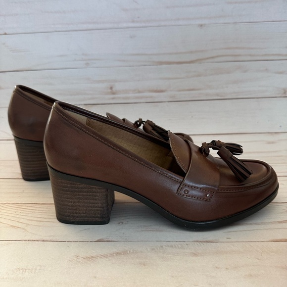 Baretraps Ziloh Blocked Heels Brush Brown Loafers Size 7M BNWOT - Picture 4 of 9